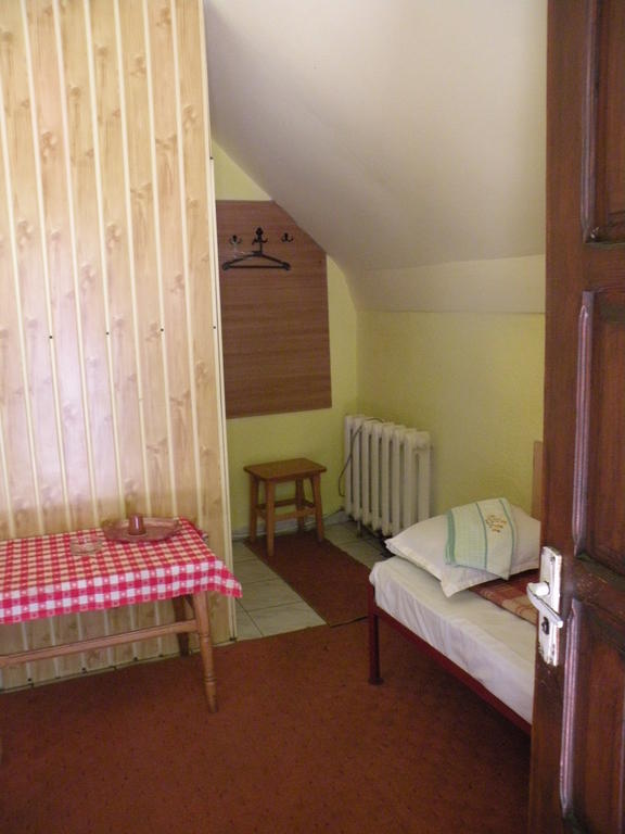 Camping Paradisul Soferilor Onesti Δωμάτιο φωτογραφία