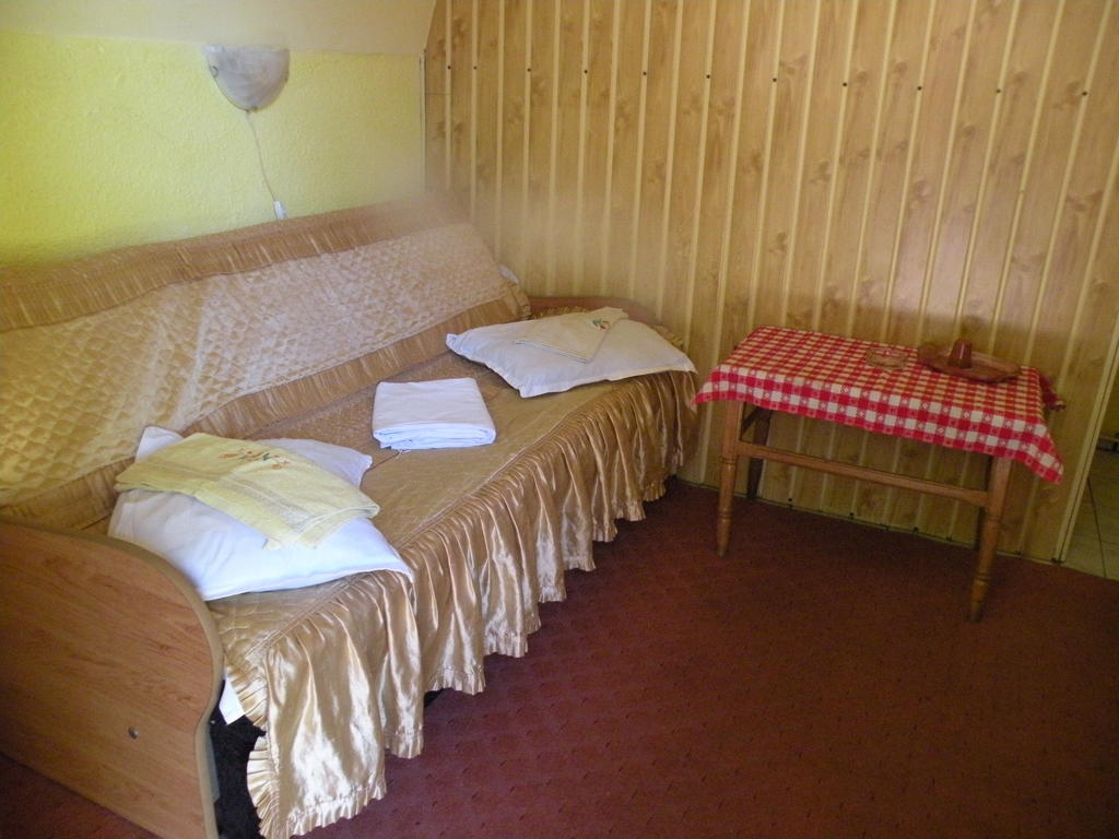 Camping Paradisul Soferilor Onesti Δωμάτιο φωτογραφία